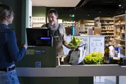 699-biocoop-rouret-piccoline-magasin-bio-encaissement-equipe.webp