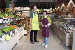 699-biocoop-rouret-piccoline-magasin-bio-equipe-fruit-legume-sourire-joyeuse.webp