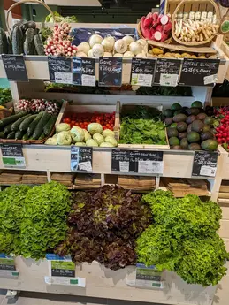 699-biocoop-rouret-piccoline-magasin-bio-salade-legume-saison.webp